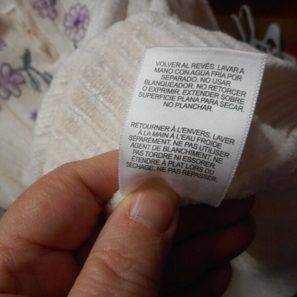 ALFRED DUNNER  women's top, sweater, purple and off white in color, sz PS - Picture 7 of 12